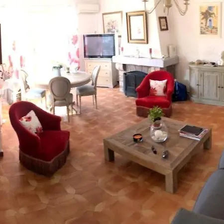Vakantiehuis Maison De 3 Chambres A Saint Raphael Avec Terrasse Amenagee A 540 M De La Plage Saint-Raphaël
